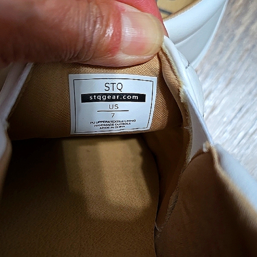STQ White Quilted Slip-On Sneakers - Picture 2 of 8